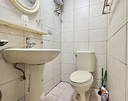 ✨可租補✨近東湖明亮舒適套房(含水費網路第四台) - Image 7