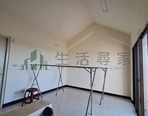 安南近史博館社區透天出租有車庫可乖寵🚗 - Image 12