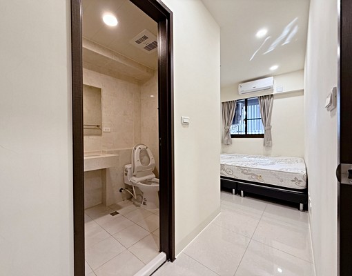 左營i世界精美2房2衛平車 - Image 7