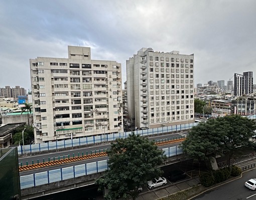 社宅免仲介費可租補中山國小捷運電梯管理陽台套房 - Image 15