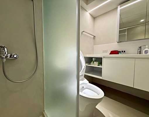 民權西路❣免爬高/台水電/精美裝潢/洗脫烘/傢俱齊全/機能佳 - Image 11