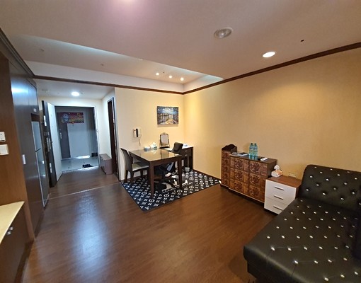 雄女、愛河旁~天河質感大套房(傢電俱齊全)~可申請租補!! - Image 4