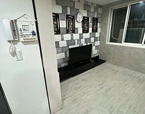 屋主自租三重美寓5樓(附家具家電+整修裝潢過)可租補 - Image 1