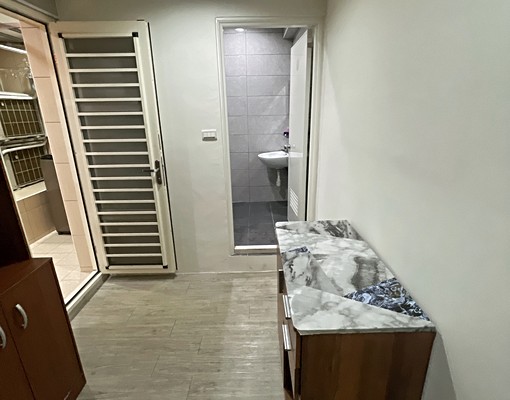 屋主自租三重美寓5樓(附家具家電+整修裝潢過)可租補 - Image 10