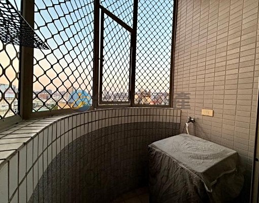 高雄車站|新樓中樓|平車美套房 - Image 6