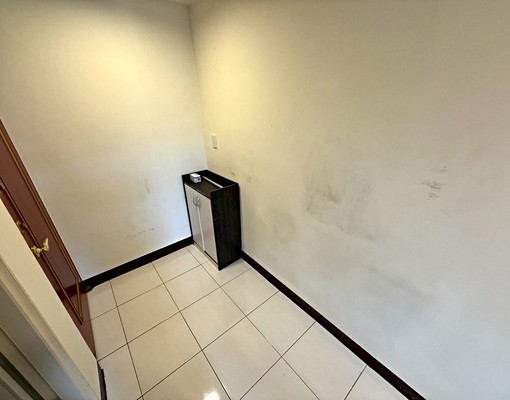 龍山寺❣陽台戶/採光通風/傢俱齊全/水泥牆/生活機能佳 - Image 5