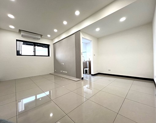 “捲捲媽咪”中路-新画峰二房車,全新裝潢未住,收納十足! - Image 2