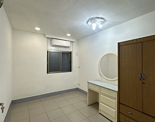 近新莊捷運/近建中街/近中正路/公園一路 - Image 4