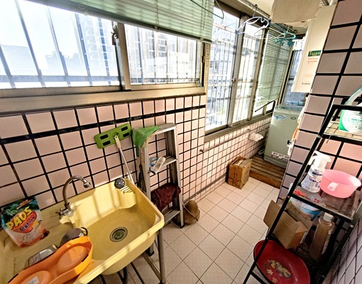 南區超俗3+1房|可租補|全室系統櫃|採光超好|頂樓戶不怕吵 - Image 14