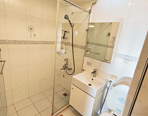 🉑租補🔥南區中山醫超美系統櫃質感大三房平車 - Image 13