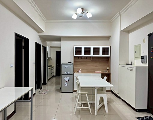 高鐵區大三房+平面車位 - Image 1