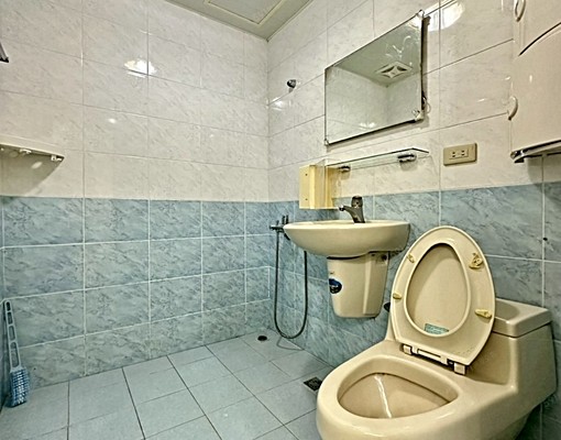 員山路3房兩廳(可租補) - Image 9