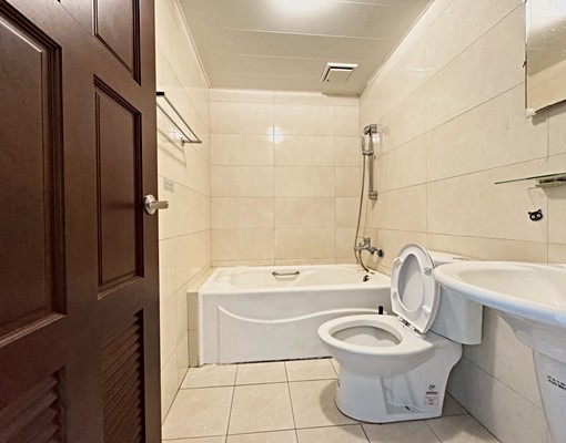 金山街)優質三房車 - Image 3