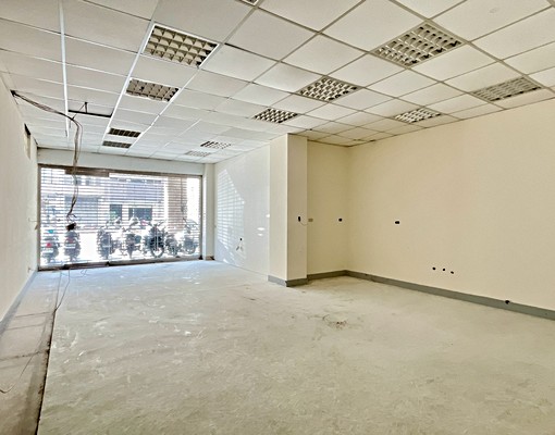 (租)正民生路中華電信旁B1-3樓黃金店面可分租辦公室 - Image 1