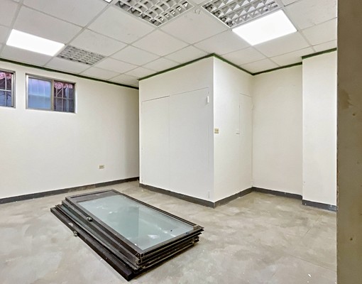 (租)正民生路中華電信旁B1-3樓黃金店面可分租辦公室 - Image 8