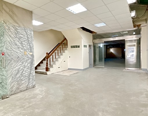 (租)正民生路中華電信旁B1-3樓黃金店面可分租辦公室 - Image 7