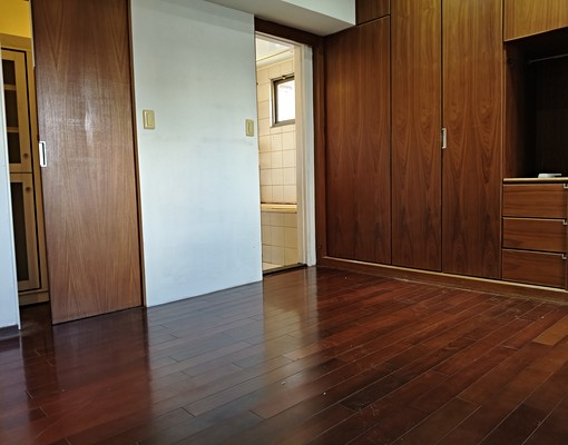 濱湖特區四房可租補可寵 - Image 1