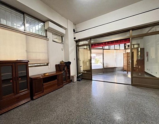 歸仁成功路🔺1+2樓~稀有釋出~好停車~住/店/辦~均可 - Image 1