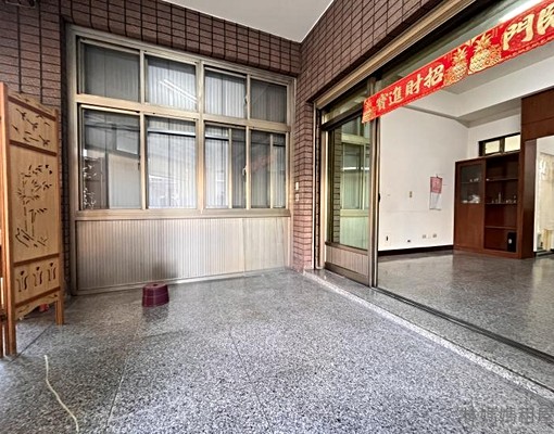 歸仁成功路🔺1+2樓~稀有釋出~好停車~住/店/辦~均可 - Image 2