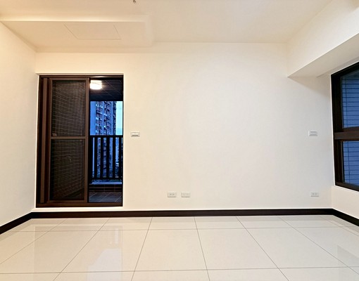 獨家!!全新交屋全新裝潢全天候管理米蘭花園大三房+坡車 - Image 14