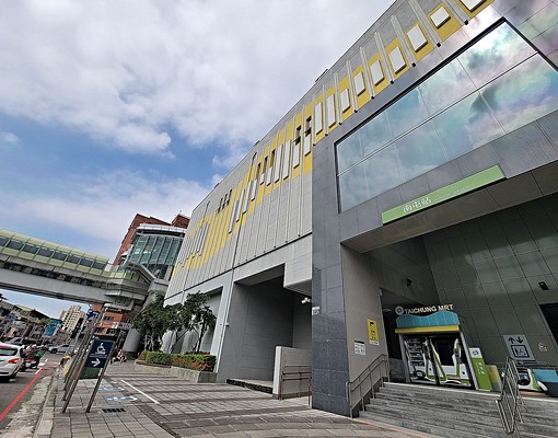 🚈南屯捷運宅|勝美敦美|輕屋齡|四房平車 - Image 4