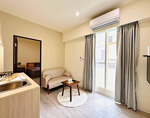 免仲介費可租補近竹科超美屋況精緻一房一廳獨立陽台套房 - Image 1