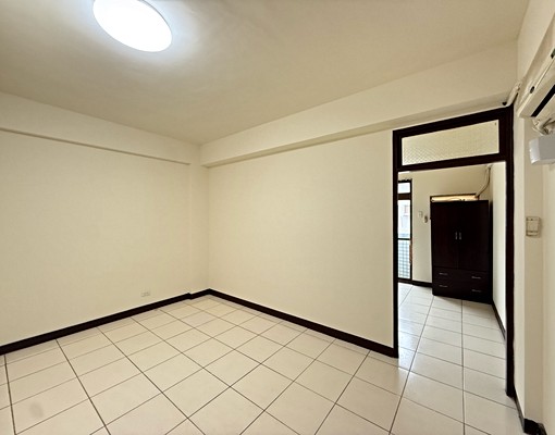 搶手!市區10坪大套房|獨立陽台+獨立衛浴 - Image 2