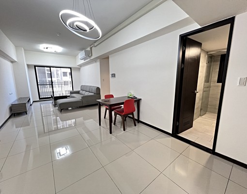 長虹天韻-高質感傢俱齊全一卡皮箱直接入住可租補 - Image 1