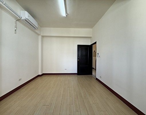 ★水湳經貿★中國醫大水湳校區★中央公園靜巷透天可戶籍租補 - Image 3