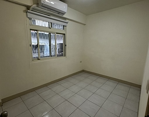 芝山站旁/三房皆有窗/近家樂福生活便利/可租補 - Image 3