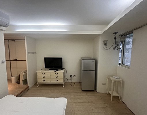 近西門町捷運站國賓戲院旁電梯大樓乾淨漂亮 - Image 4