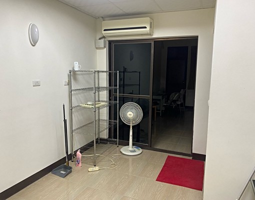 原生植物園門口。近左營三鐵、高速公路、新光三越 - Image 5