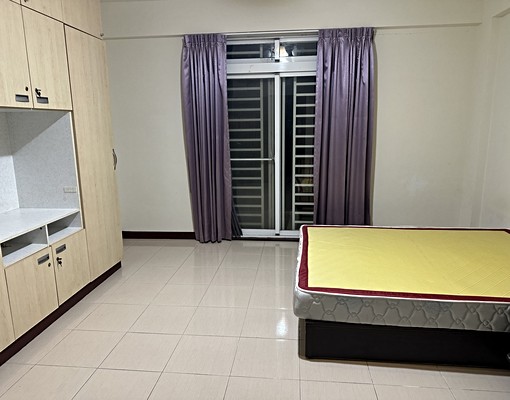 屋主直租(慎選租客)前院停車五房邊間透天仲介勿擾 - Image 4