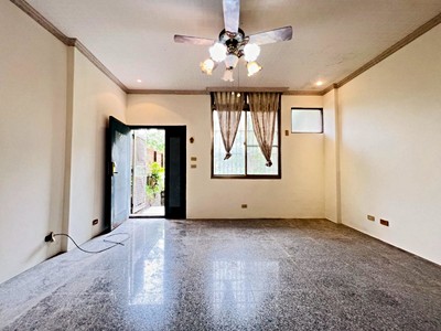 🌟🌟彰南指名社區「陽光大地」唯一釋出前庭後院車庫透天