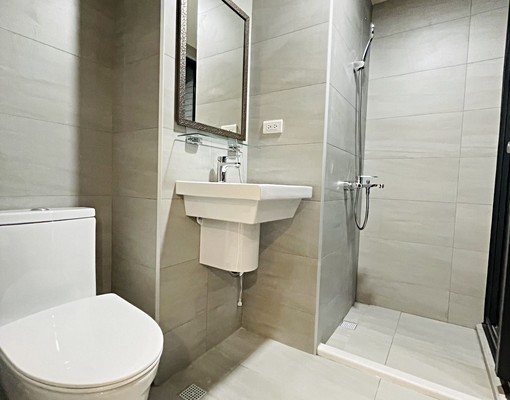 V建築✨稀有兩房兩衛✨傢俱電全配可養寵物!平面車位🚗 - Image 9