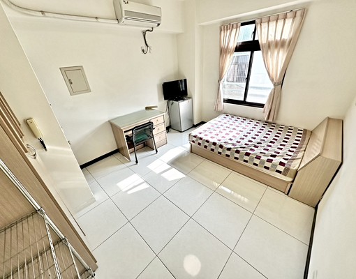 近東山文心🌺電梯🌺超大間🌺衛浴開窗🌺生活機能佳🌺 - Image 3