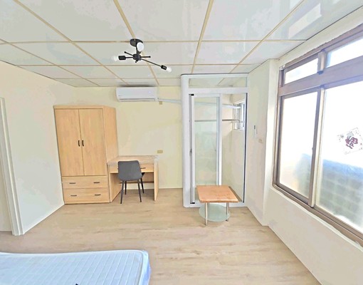 巨蛋、高鐵商圈大套房,有陽台,要爬樓梯 - Image 5