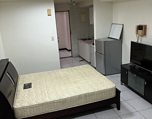 免仲介費~電梯套房傢俱家電全~已有配合社宅業者~可申請租補~ - Image 3