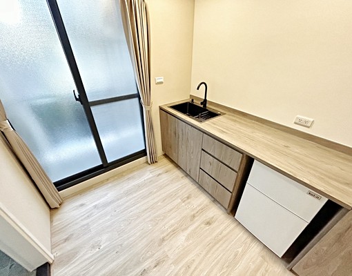 可租補😍超大間爬梯2樓高網速精美裝潢流理台陽台獨近五權車站 - Image 13