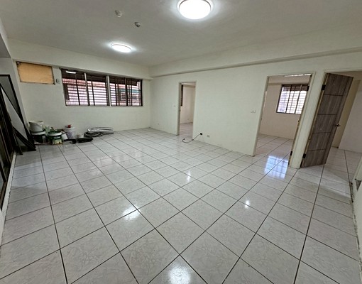 楊梅國中、五楊高架可外籍宿舍可報稅電梯含管正三房 - Image 1