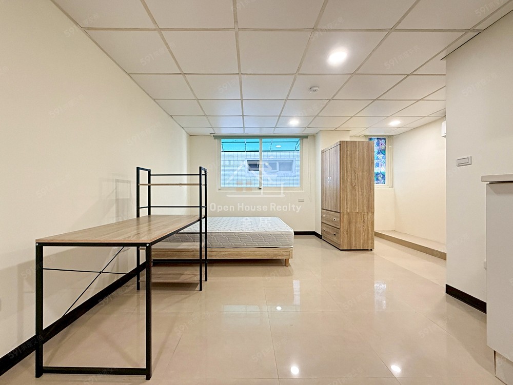 一年起租-周邊便捷通達-中山國小站 - Image 1