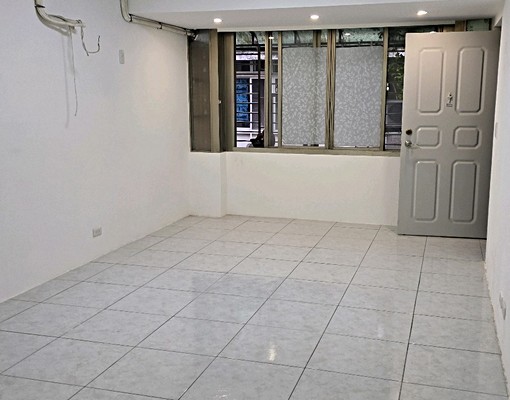 仁愛路大三房~稀有二樓~近行政中心 - Image 1