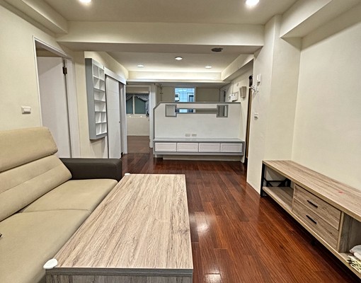 可租補!秒殺!水湳經貿大三房!機上休旅車位! - Image 1