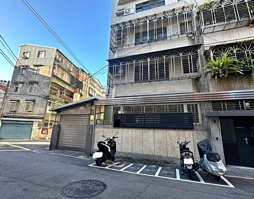 永和國中自由分享大空間5.2萬 - Image 1