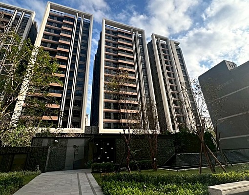 近青埔國小/寵物友善/全新自住規格裝潢/歡迎租補入籍 - Image 14