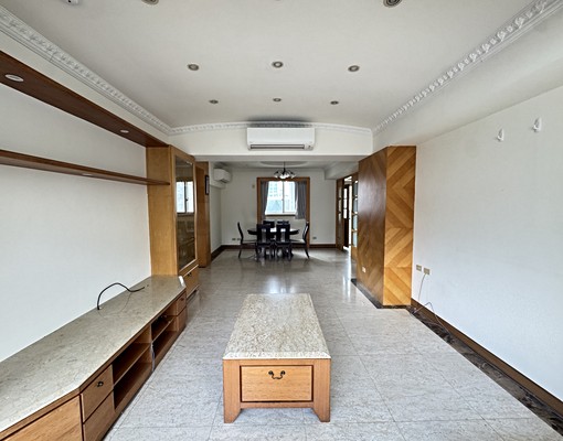 【天母國小旁】稀有電梯華廈出租✨方正採光大三房|優質學區| - Image 1