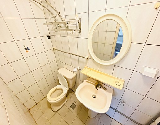 近三軍總醫/超值租案。獨立洗衣。變頻冷氣。生活機能優 - Image 6