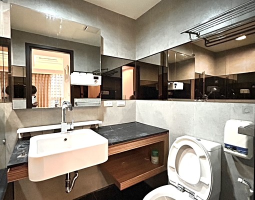 西屯區📣大兩房有浴缸❗👀獨立戶🚀室內超乾淨💯 - Image 6