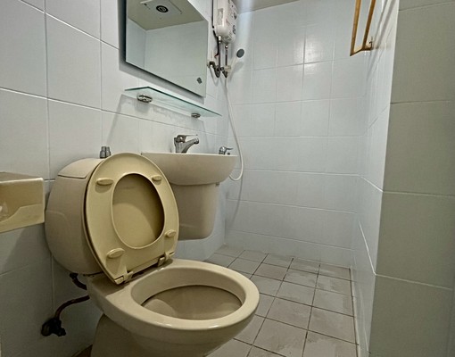 【土帝公社宅】大灣套房出租,獨立陽台室內停車 - Image 4