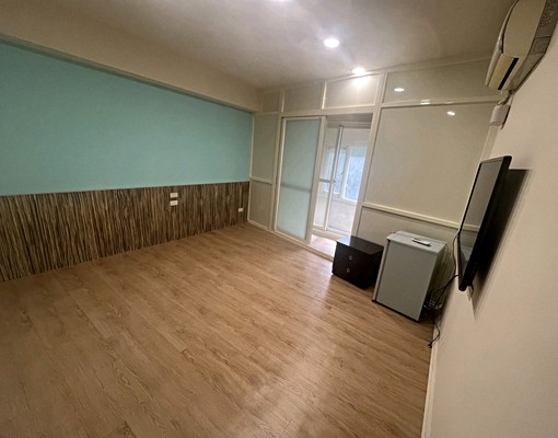 松山捷運電梯美妝 - Image 3